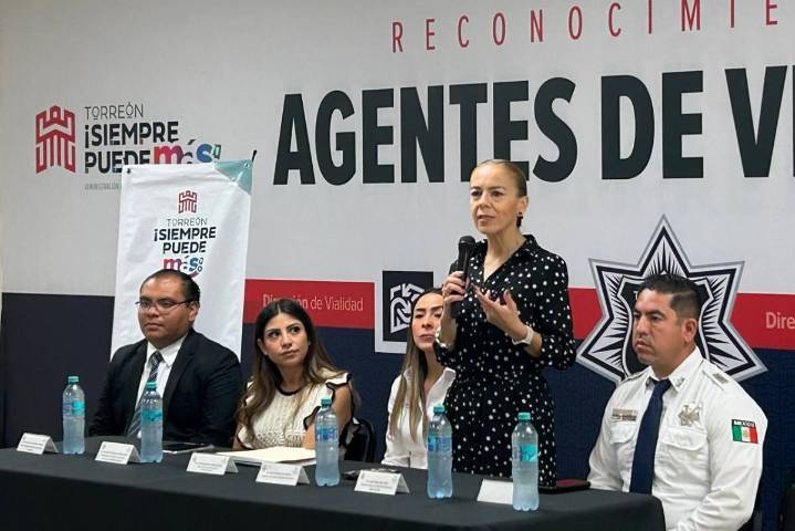 Capacitan a 322 agentes viales de Torreón en códigos de conducta