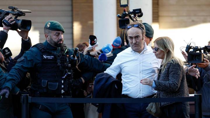 El dueño de El Ventorro señala que Mazón dejó el restaurante “sin prisa” tras 2 horas de sobremesa