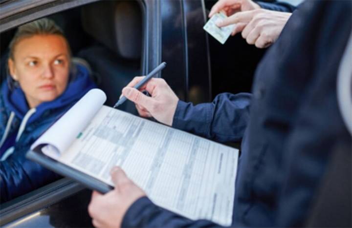 Nueva ley con multas de hasta $425 en este estado: Cámaras emiten la infracción automáticamente y la envían al correo del conductor