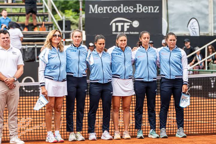 Juntas a la par. Trabajo en equipo: las Guerreras ganaron por 3-0 y empezaron con todo la disputa de la Billie Jean King