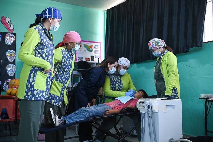 UABC beneficia con 477 servicios gratuitos a familias de San Felipe