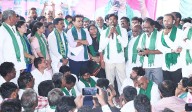 BRS ready to go to Delhi over Telangana cotton crisis, says KTR