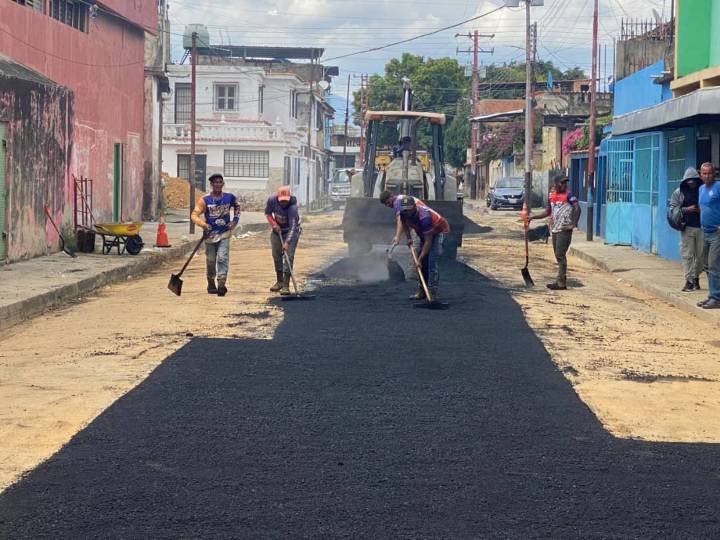 Valencia: Realizan trabajos de mantenimiento vial en La Blanquera
