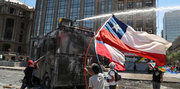 Panorama Internacional: Chile, elecciones con sorpresa y las deudas pendientes del 2019