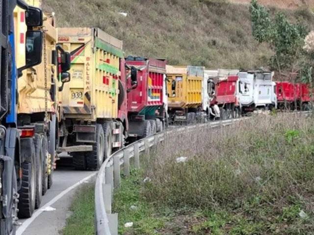 La Libertad: mineros artesanales bloquean carretera para exigir ampliación del Reinfo