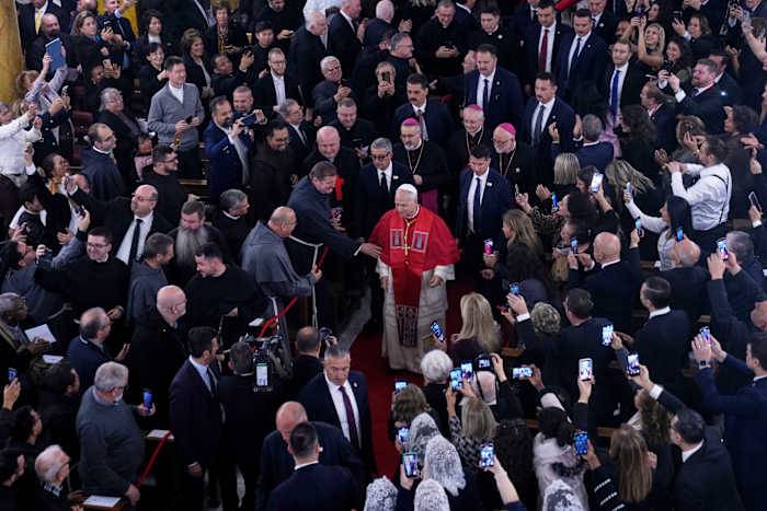Pope Leo XIV receives enthusiastic welcome from Turkey's Catholics as he opens key day in first trip