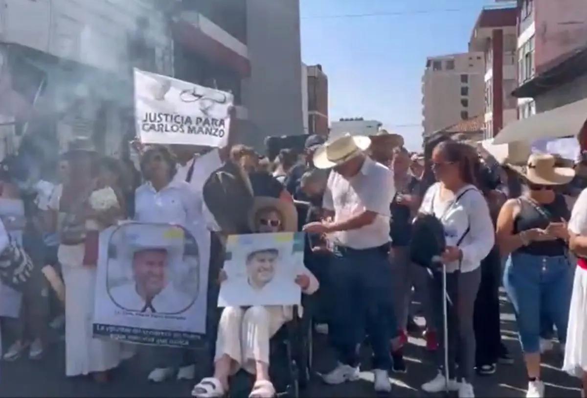 “Uruapan por la Paz”: Abuela de Carlos Manzo y diputado Tafolla encabezan marcha masiva por justicia