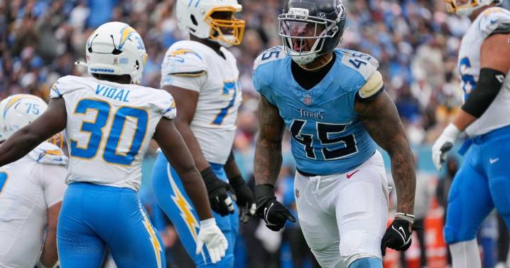 Baltimore Ravens look forward after the deadline — Jones arrives and Andrews stays