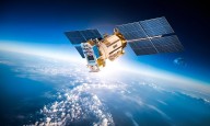 Apple To Equip iPhones With 5 Satellite