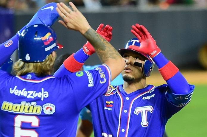 Máximo Acosta adelanta su despedida de Tiburones