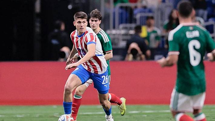 Puede jugar el Mundial... Quién es el sorpresivo nombre que sería el primer fichaje de la U para 2026