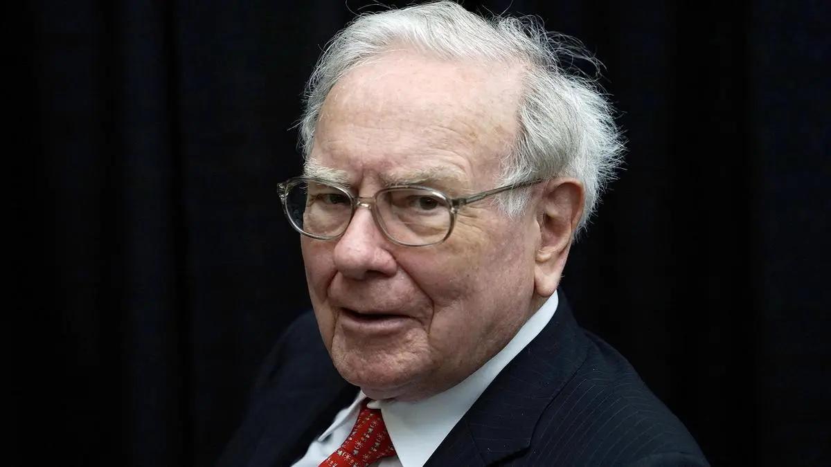 Buffett ‘going quiet’ but backs CEO-designate Abel, plans to keep Berkshire shares