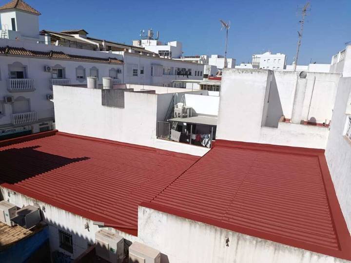 Concluye la reparación integral del techo del Centro Multiusos