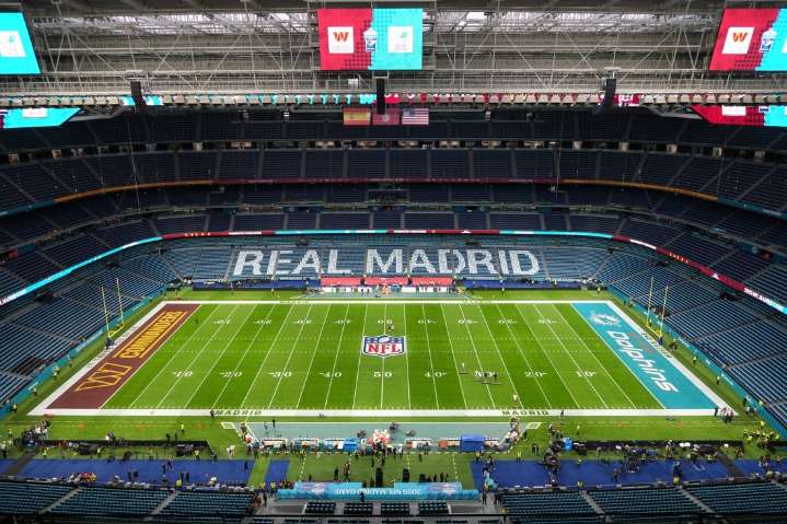 Deadspin | Dolphins go overtime to knock off Commanders in Spain