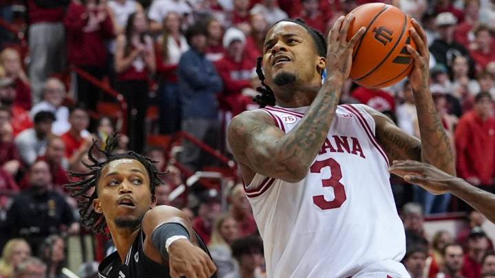 Wilkerson, Conerway lead Indiana past Milwaukee 101