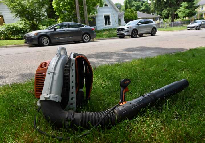 New rebates help Ann Arbor residents trade gas leaf blowers for rakes, electric blowers