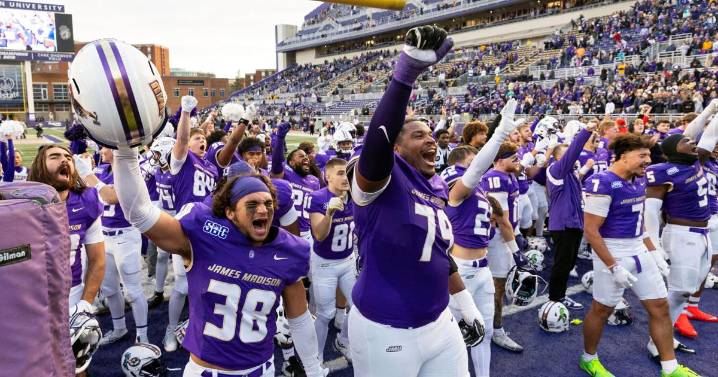 Dukes and Ducks anyone? It would be Oregon vs. James Madison on latest AP Top 25