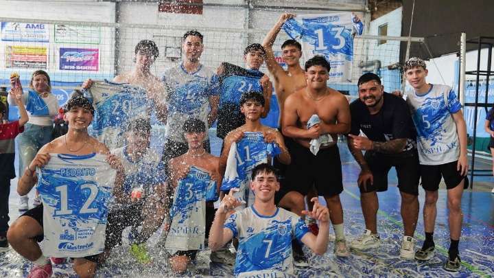 Las inferiores de Peñarol Pilar y su ascenso Metropolitano