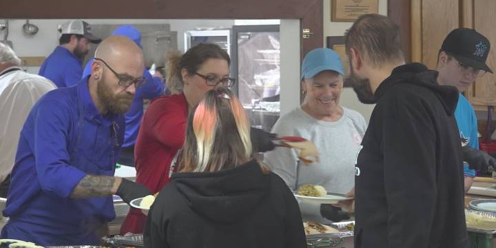 Lynde Lodge provides community with free Thanksgiving dinner
