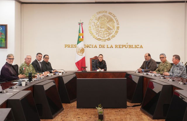 Presidente Sheinbaum condena asesinato de presidente municipal de Uruapan, Carlos Manzo