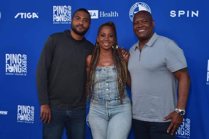 A familiar Dodgers face, an actress and an ex-NFL QB: Thanksgiving with the Peetes