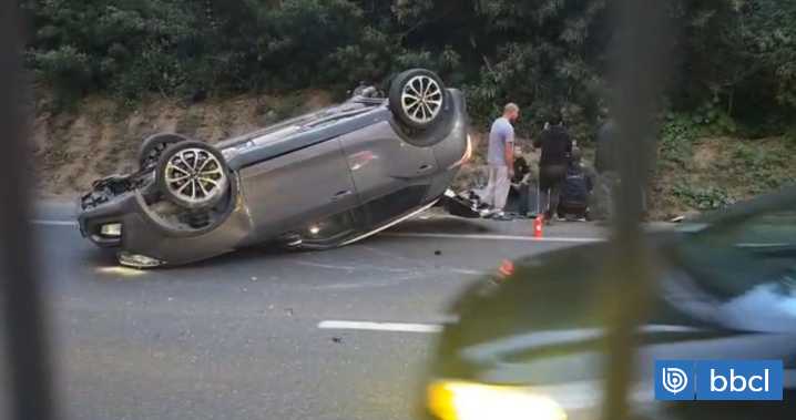 Hombre muere tras ser atropellado en subida Santos Ossa de Valparaíso: automóvil terminó volcado