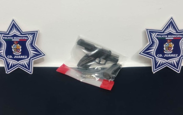 Detienen a hombre armado en Juárez Nuevo; investigan posible vínculo con homicidio