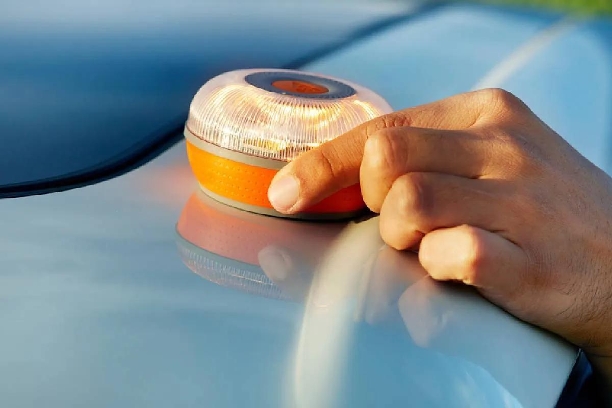 Las mejores ofertas del Black Friday 2025 en Amazon con la baliza de emergencias V16 por 38 euros, los Apple AirPods (muy) rebajados y unas gafas de sol Hawkers por 15 euros