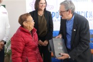 Entregan más de 300 aparatos de movilidad y auxiliares auditivos