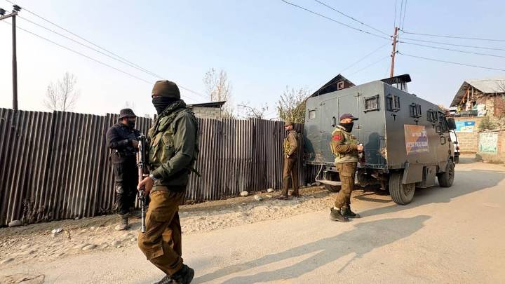 Jammu police urge public vigilance after Delhi Blast, CCTV cameras installed