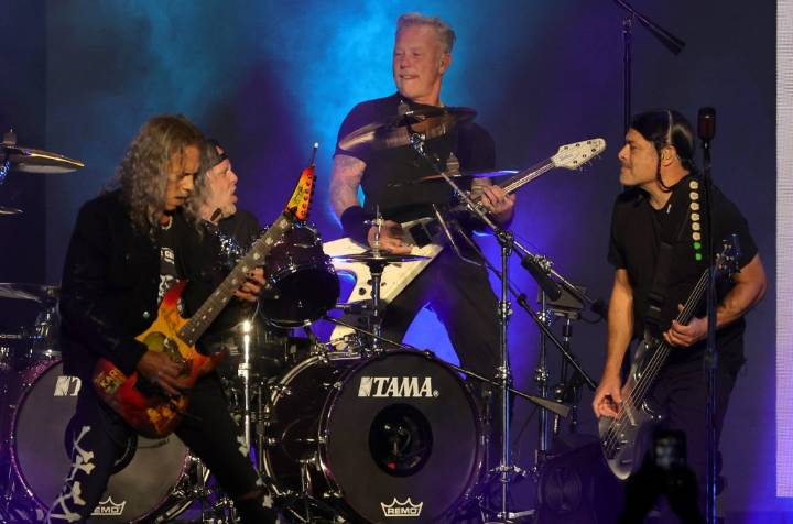 Metallica Fans Charged With Trespassing After Climbing Tower at Perth Show