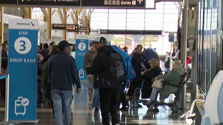 Air traffic controllers union warns about impact of shutdown