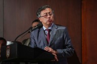 Petro pide a la Unión Europea ordenar la normalización de vuelos hacia Venezuela