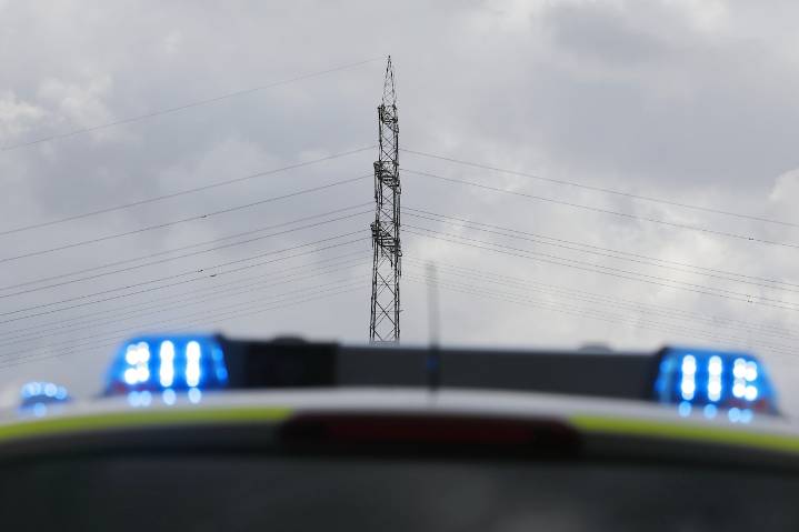 Semi-trailer debris causes tire blowouts on I