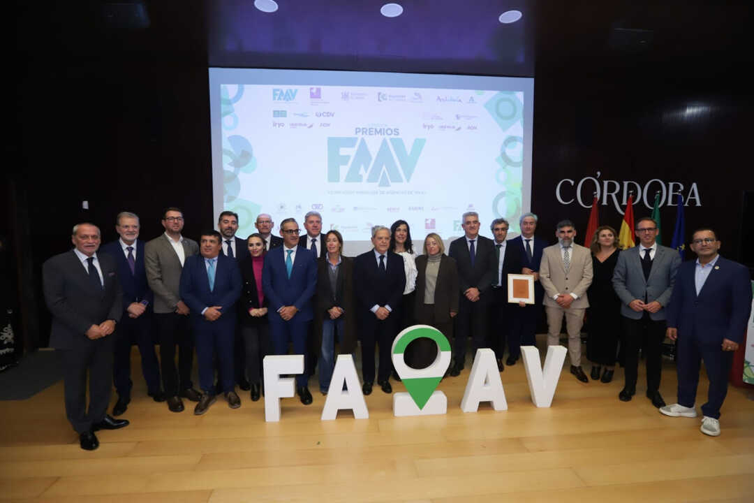 Noche de Gala y Brillo Turístico en Córdoba: La FAAV Premia a la 'Élite' Andaluza del Viaje