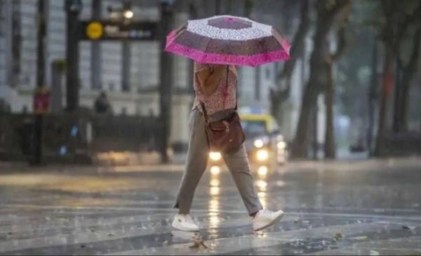 Frente de tormenta y frío azotan Buenos Aires y gran parte del país: ¿Cómo sigue el clima?
