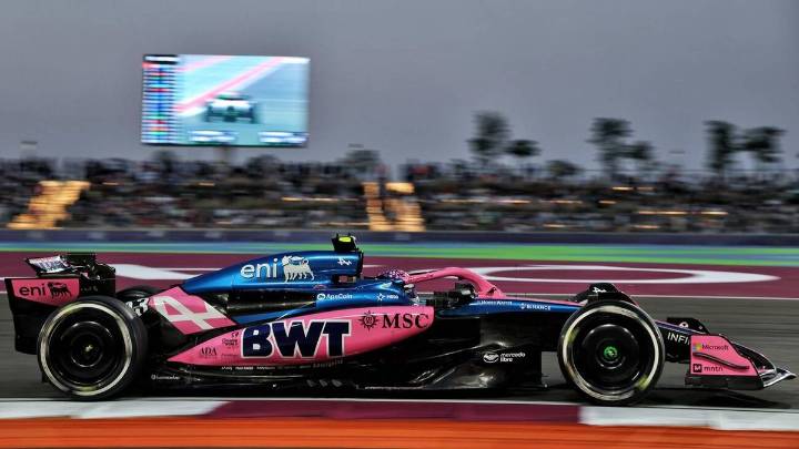 Franco Colapinto larga desde el fondo en Qatar