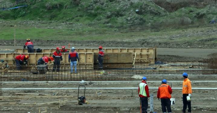 Desempleo en Chile vuelve a mostrar una baja y desocupación en mujeres desciende al 8,8%