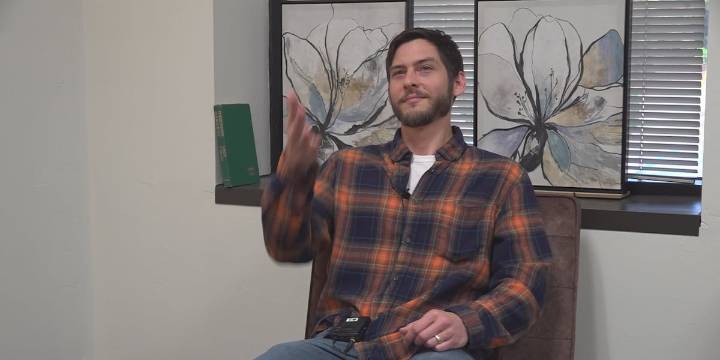 Tallahassee artist protests the US Mint auctioning final pennies