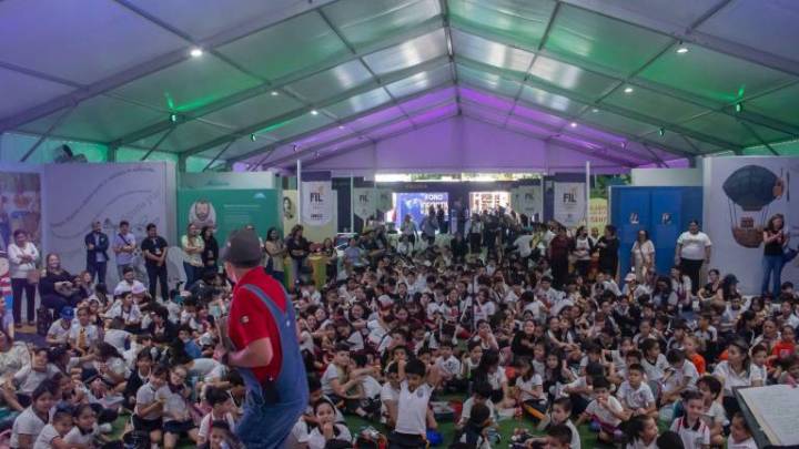 Magia, cuentos y manualidades encantan infancias en el segundo día del foro infantil