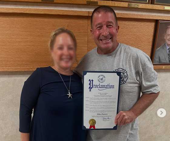 Empleados municipales recolectaron firmas para candidata fantasma en Huntington