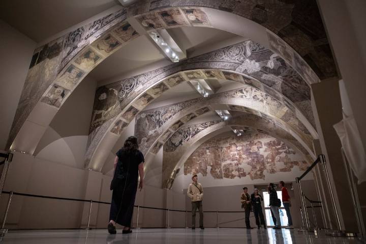 Desmontar los murales de Sijena: cirugía de alto riesgo en pinturas de 800 años