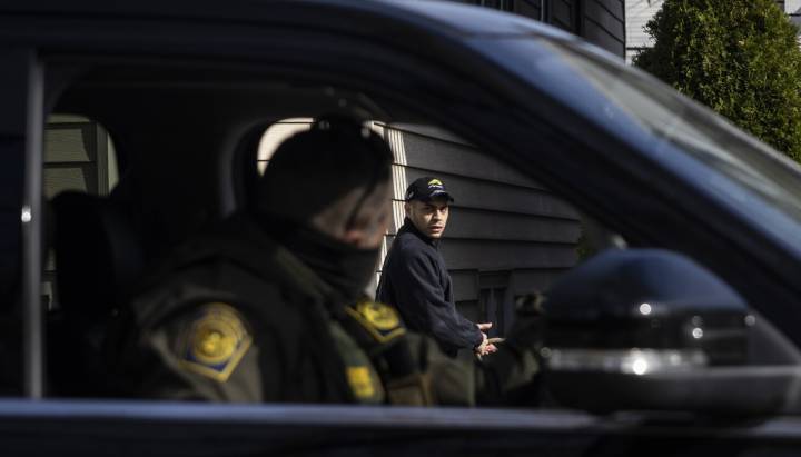 Federal agents lead caravan through Southwest Side, question residents about citizenship status