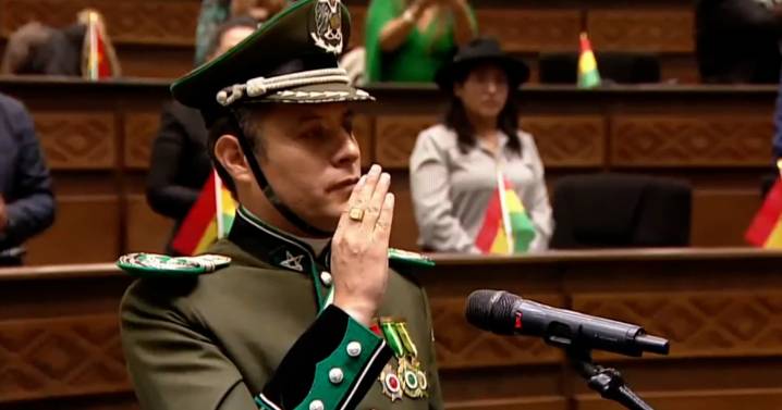 La insólita indumentaria del nuevo vicepresidente de Bolivia en su toma de posesión