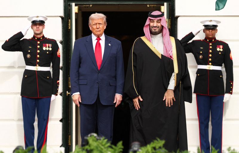 Trump says visiting Saudi crown prince knew nothing about Khashoggi killing, contradicting US intel