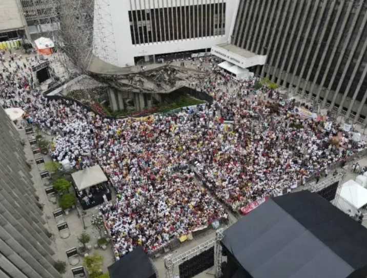 Petro investigado: la Comisión de Acusación abre expediente por el ‘tarimazo’ en Medellín