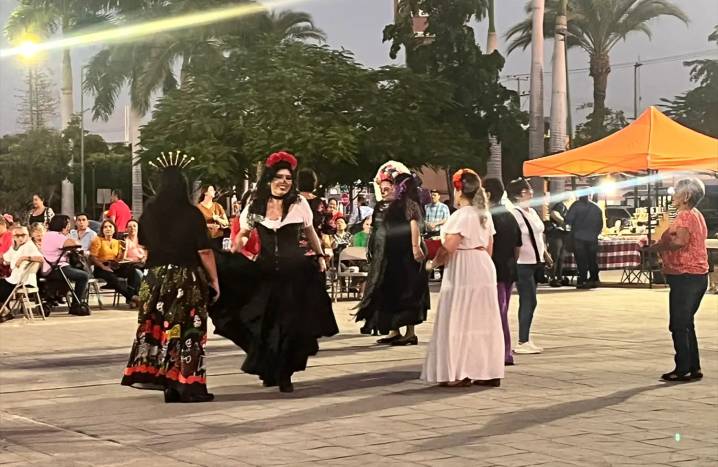 Disfrutan de la segunda Tarde de Oro en la Plaza Álvaro Obregón