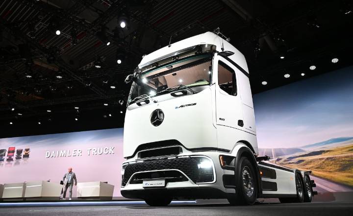 Daimler, AB Volvo y Volkswagen se juegan miles de millones en el macrojuicio del cártel de camiones en Múnich