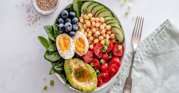 Qué come Marion Nestle, la reconocida nutricionista de 89 años que se mantiene activa