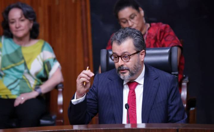 Gilberto Bátiz asume presidencia del Tribunal Electoral; presenta los ejes de su mandato